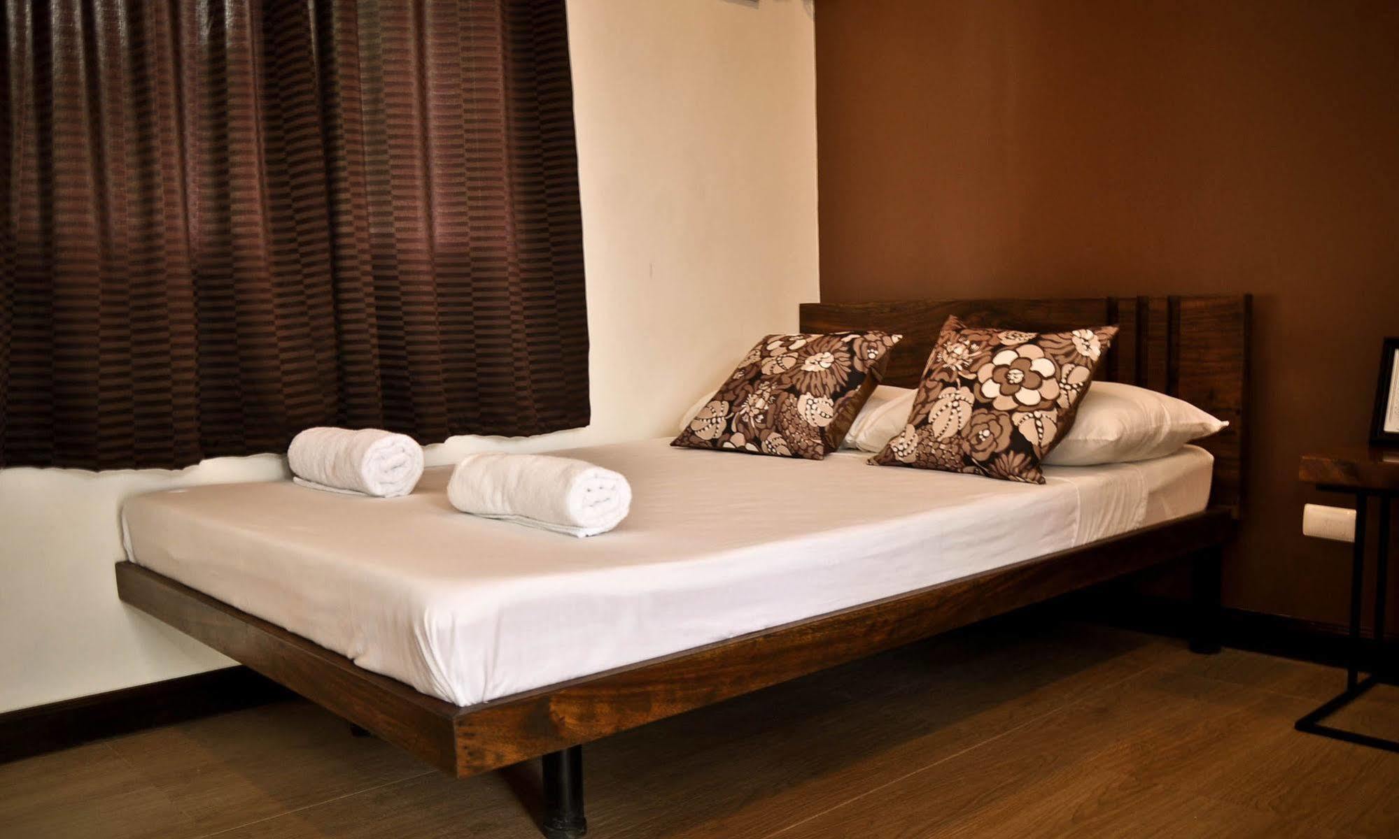 Cleon Villas Pension Puerto Princesa Exterior photo